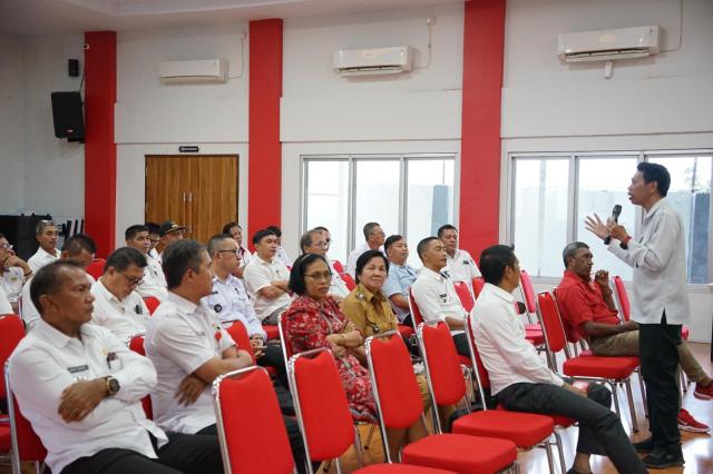 Penyuluhan Hukum tentang Pembentukan Pos Bantuan Hukum (Posbankum) dan Kelompok Keluarga Sadar Hukum (Kadarkum) Tahap IV di Kabupaten Minahasa