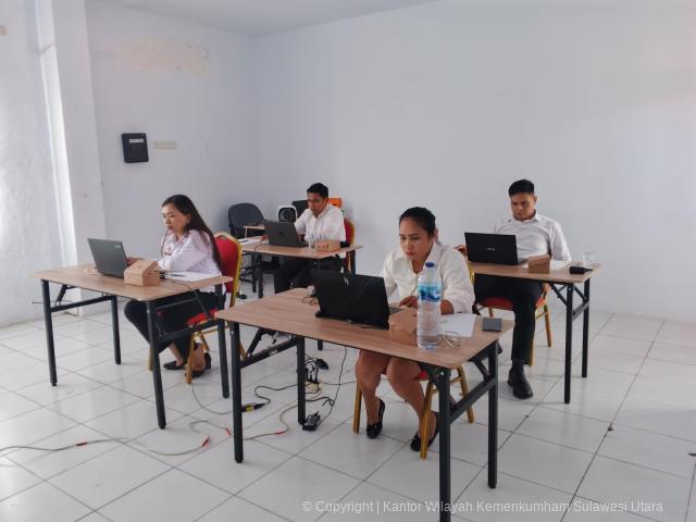 Kanwil Kemenkum Sulut Gelar Penilaian Kompetensi untuk Jabatan Fungsional Analis Anggaran